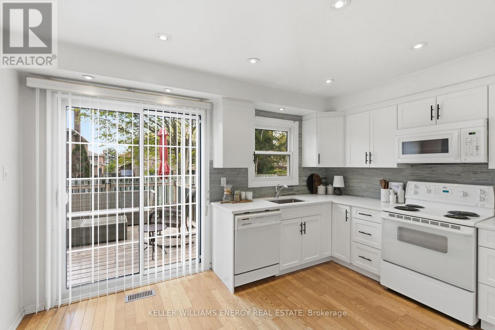 733 Aspen Road, Pickering, Ontario  L1V 3P4 - Photo 9 - E13102072