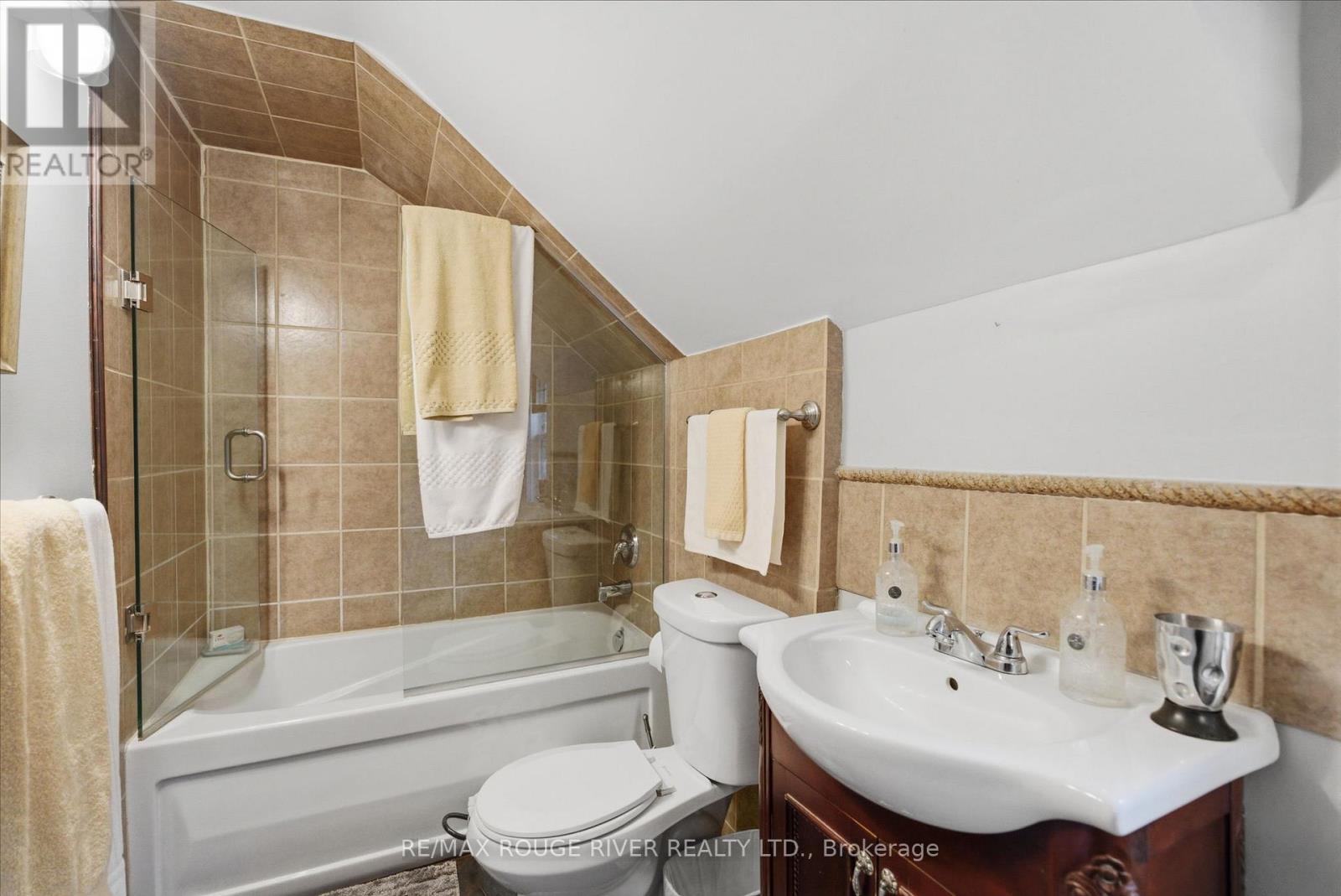 114 Mclaughlin Boulevard, Oshawa, Ontario  L1G 2P3 - Photo 25 - E13102178