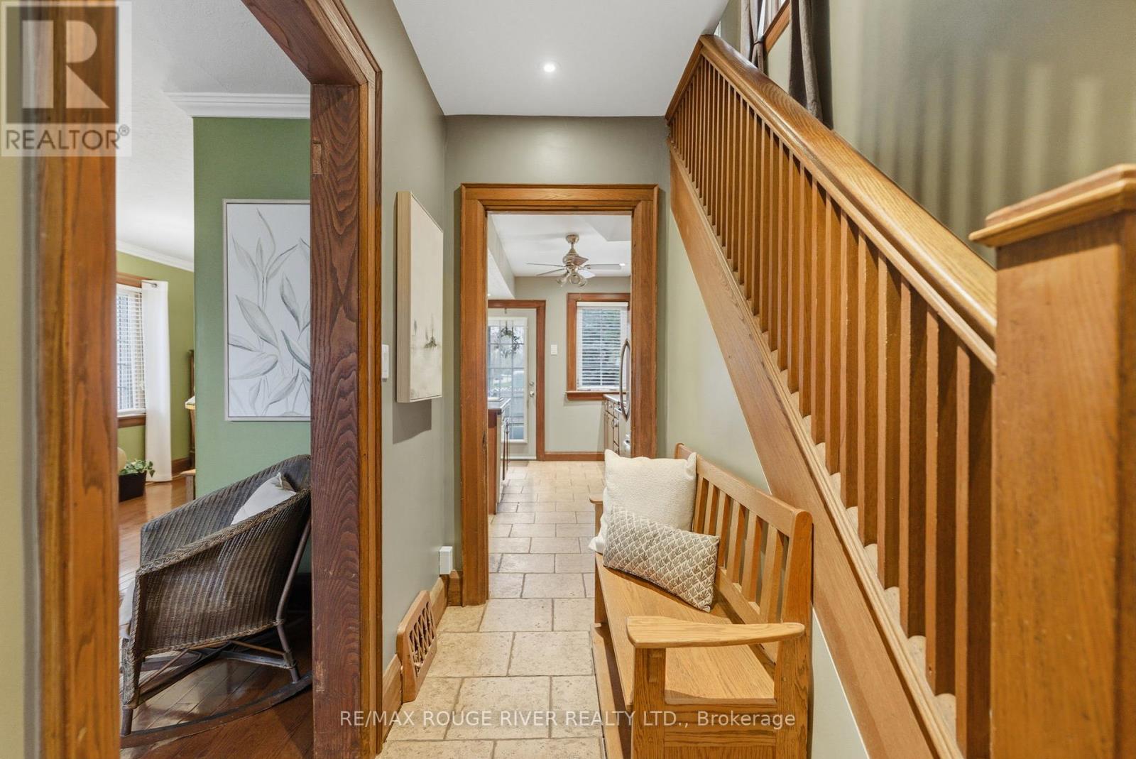 114 Mclaughlin Boulevard, Oshawa, Ontario  L1G 2P3 - Photo 3 - E13102178