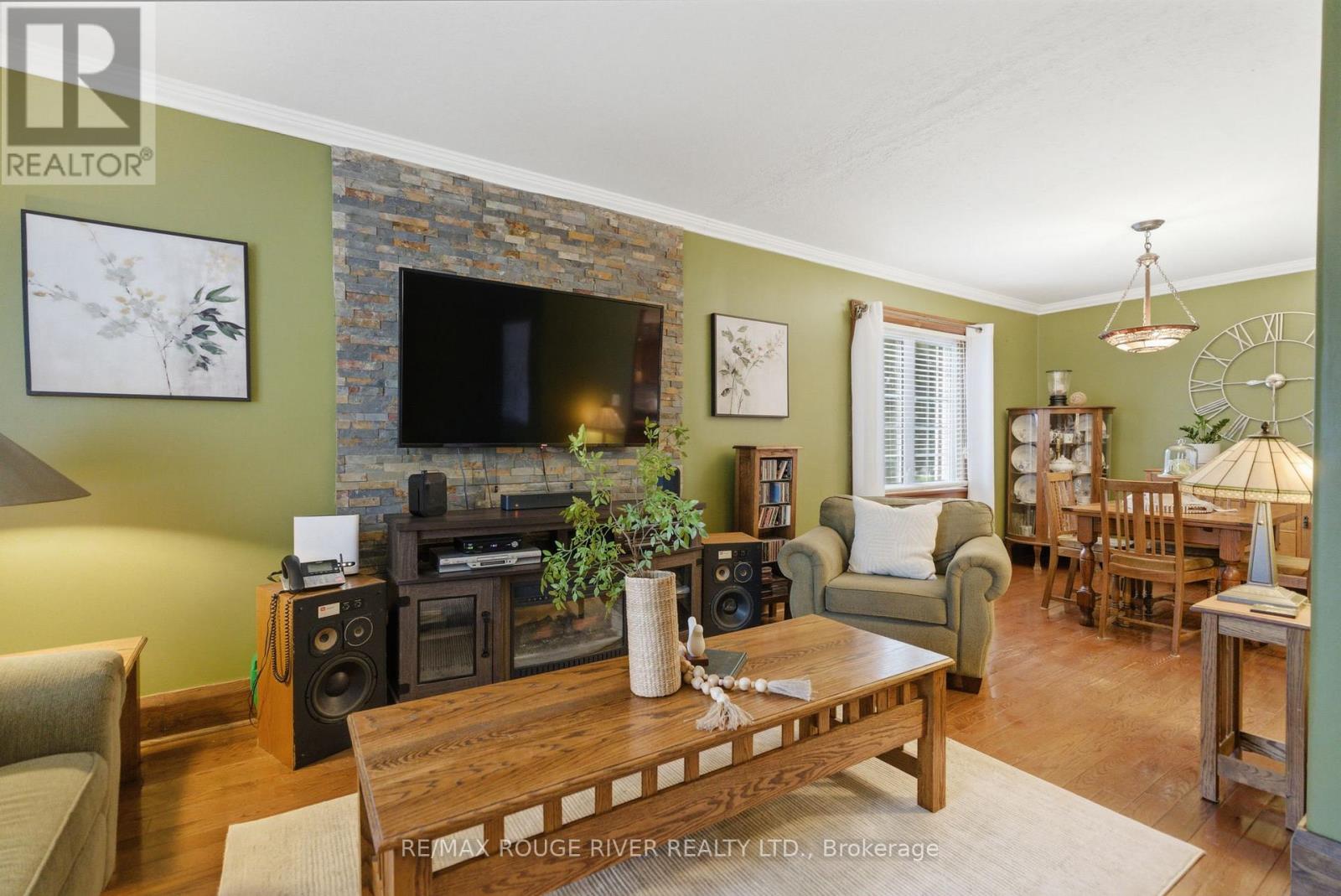 114 Mclaughlin Boulevard, Oshawa, Ontario  L1G 2P3 - Photo 7 - E13102178