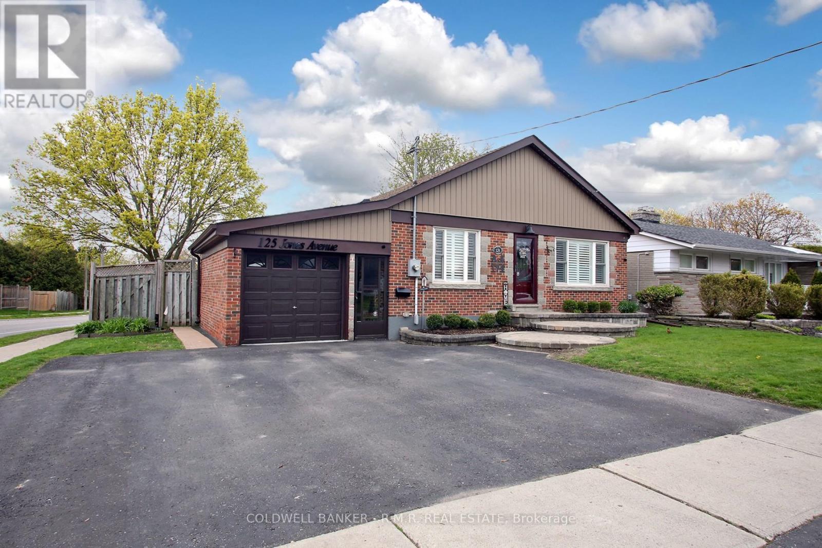 125 Jones Avenue, Oshawa, Ontario  L1G 3A3 - Photo 2 - E13102226