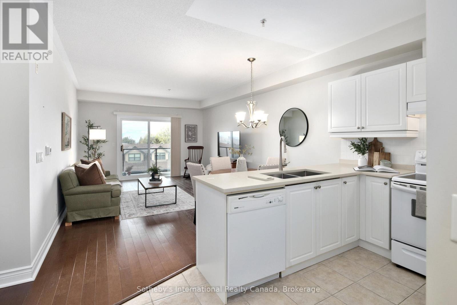 314 - 91 Raglan Street, Collingwood, Ontario  L9Y 0B2 - Photo 3 - S13102022