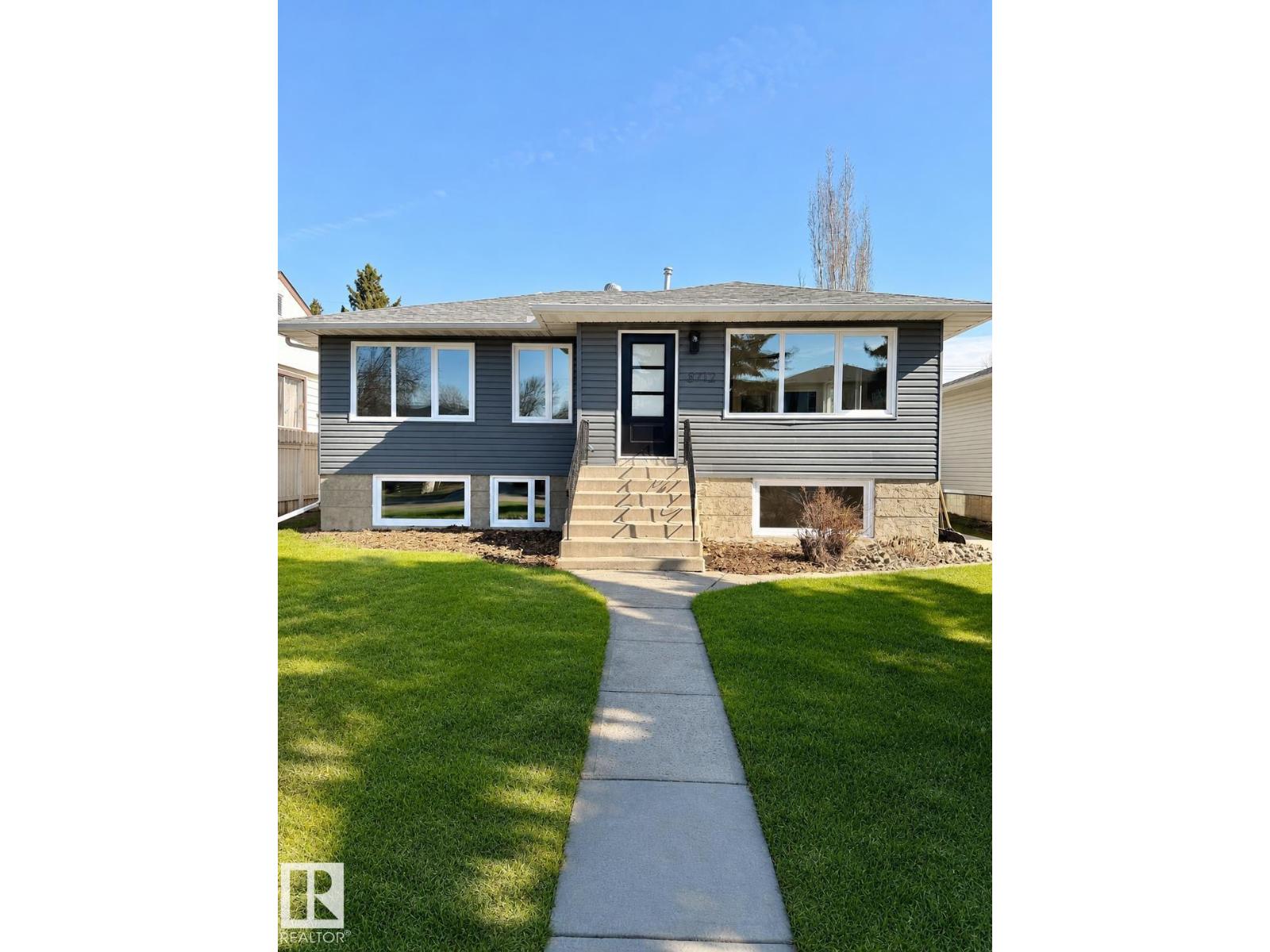 8712 89 AV NW, edmonton, Alberta