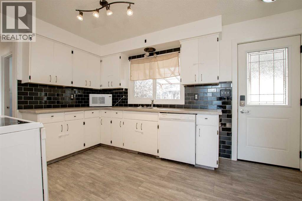 9919 88 Avenue, Grande Prairie, Alberta  T8V 0C3 - Photo 4 - A2307857