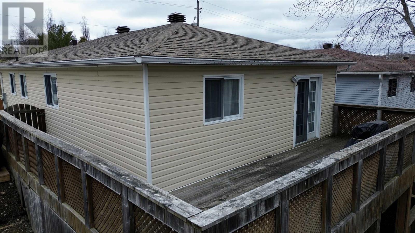 132 Taylor Blvd, Elliot Lake, Ontario  P5A 3K8 - Photo 9 - SM260933