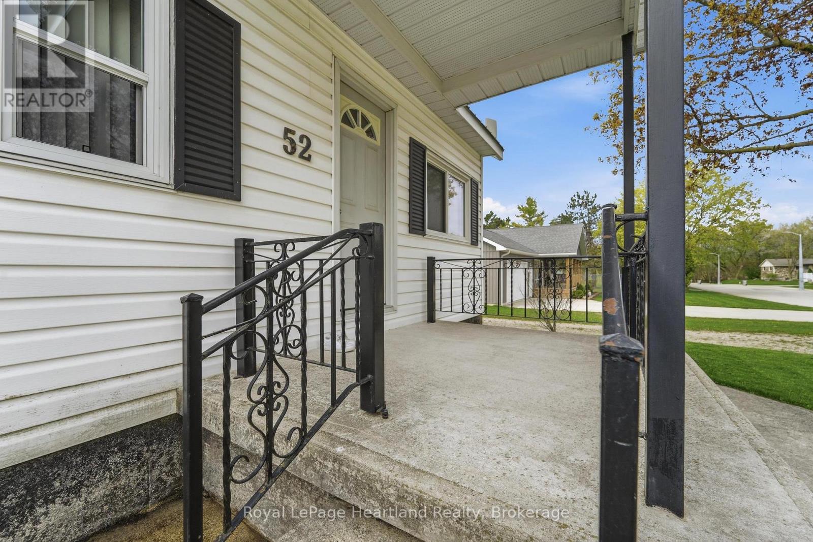 52 Walker Street, Central Huron, Ontario  N0M 1L0 - Photo 3 - X13101934