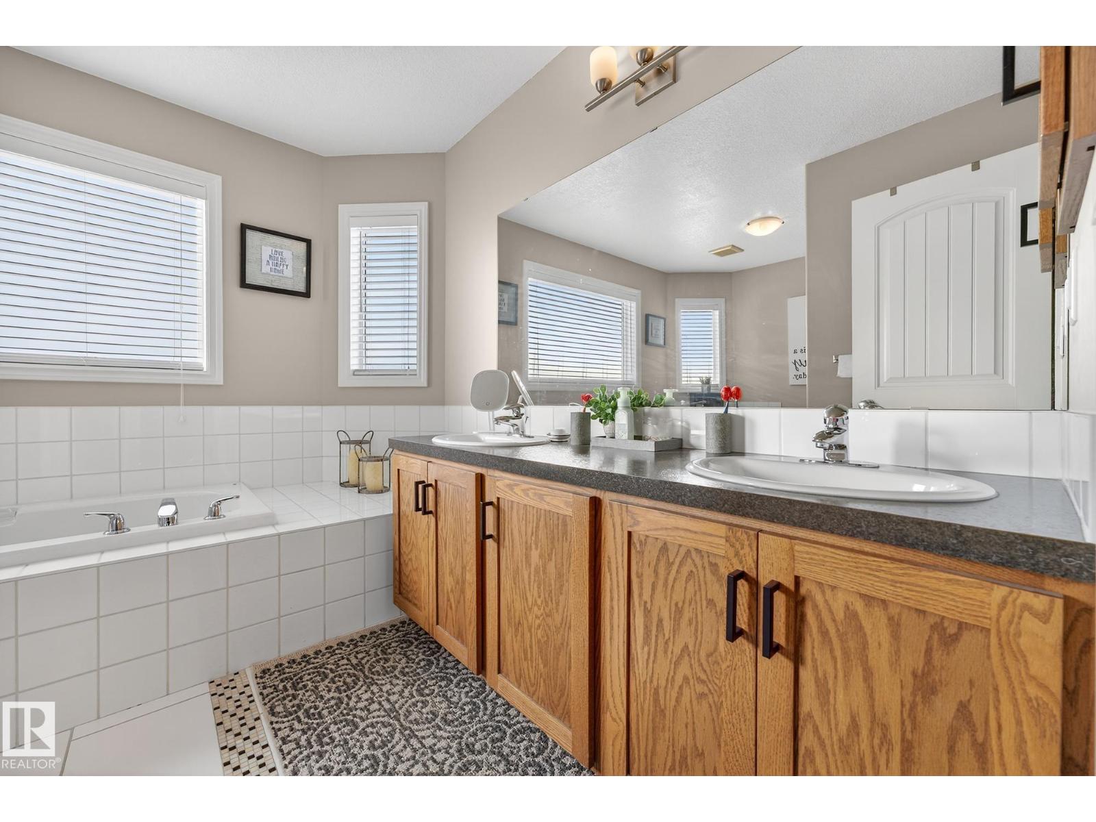 1734 63a St Sw, Edmonton, Alberta  T6X 0R8 - Photo 34 - E4486534