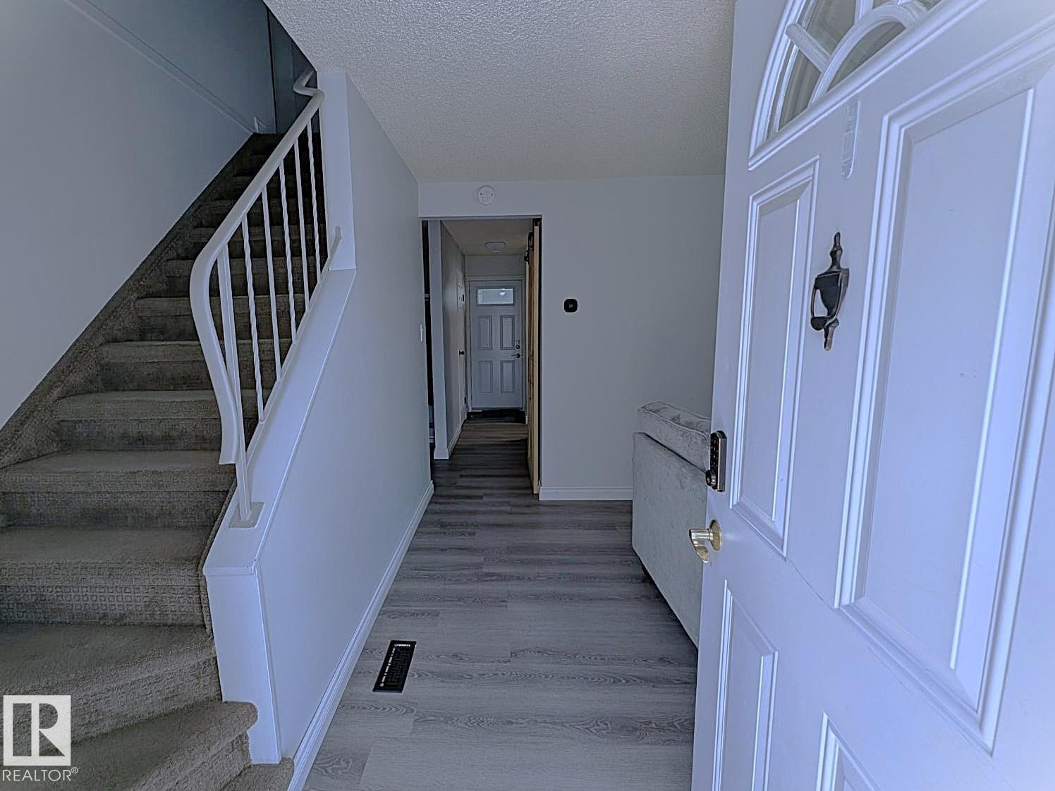 61 Mcleod Pl Nw, Edmonton, Alberta  T5A 3A8 - Photo 4 - E4486536