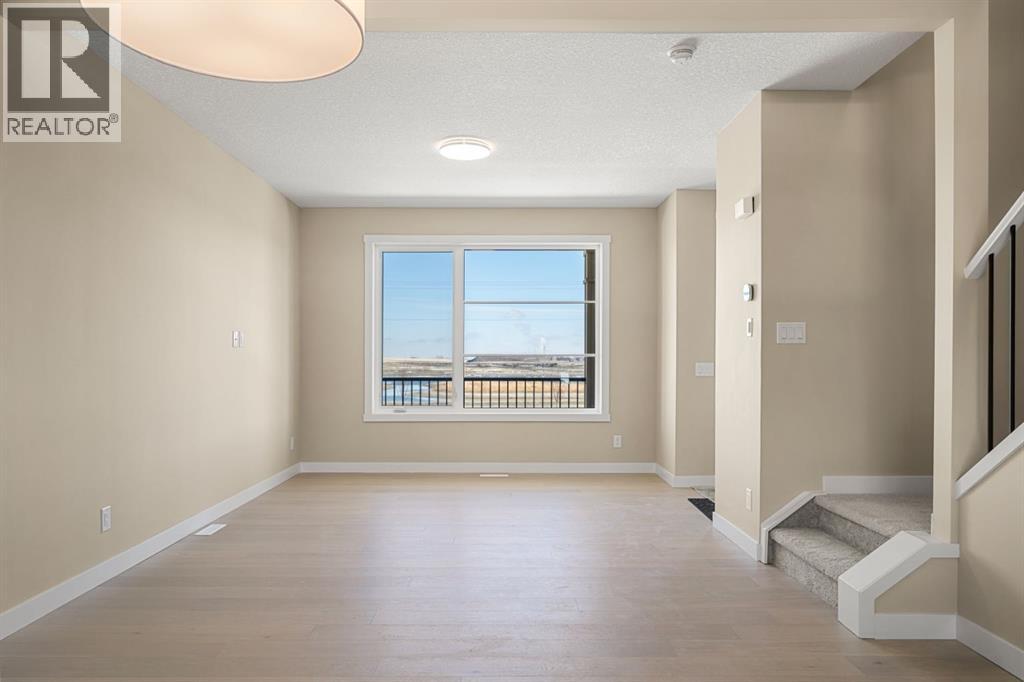 652 Sora Boulevard Se, Calgary, Alberta  T3S 0L6 - Photo 2 - A2305761