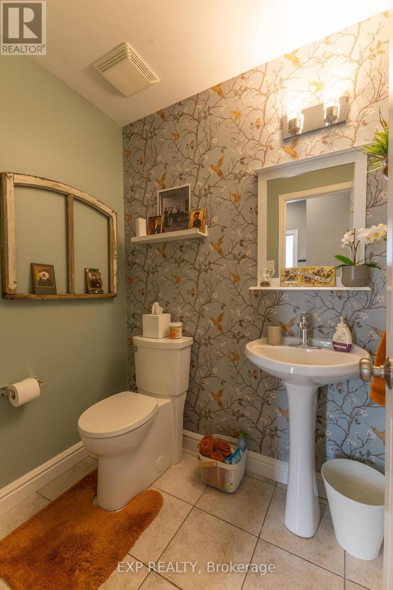 32 Stonepointe Avenue, Ottawa, Ontario  K2G 6G4 - Photo 3 - X13101920