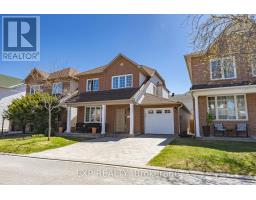 32 STONEPOINTE AVENUE, Ottawa, Ontario