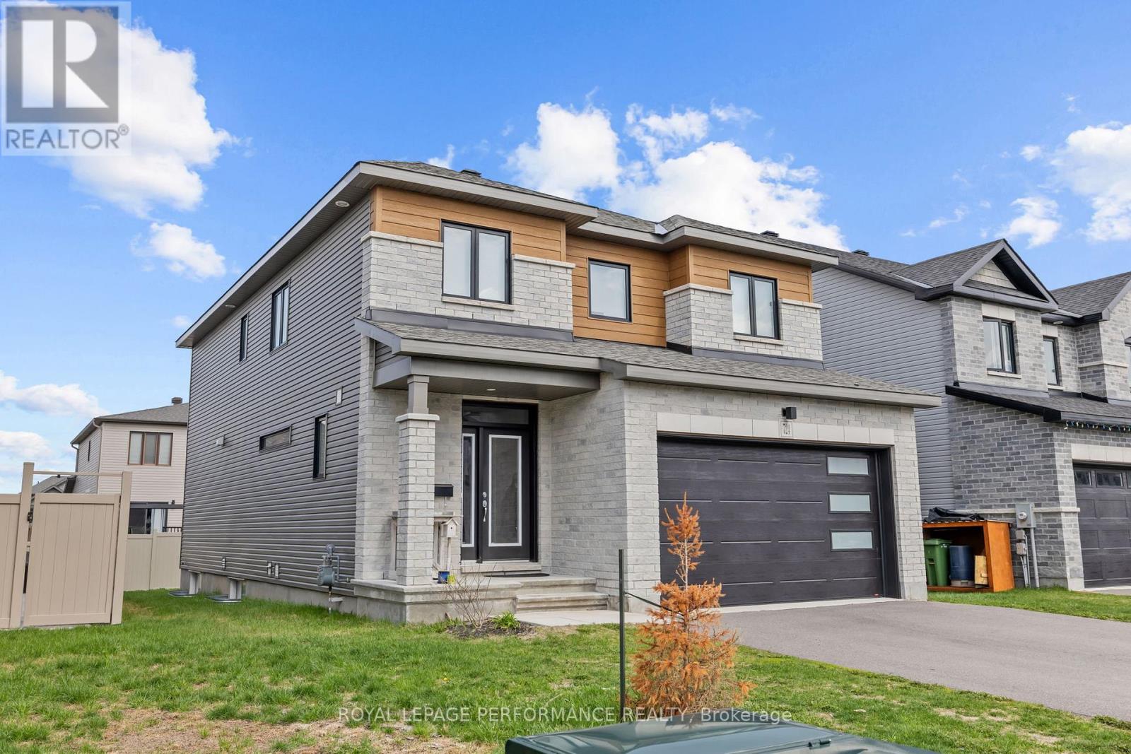 724 Namur Street, Russell, Ontario  K0A 1W0 - Photo 3 - X13101948