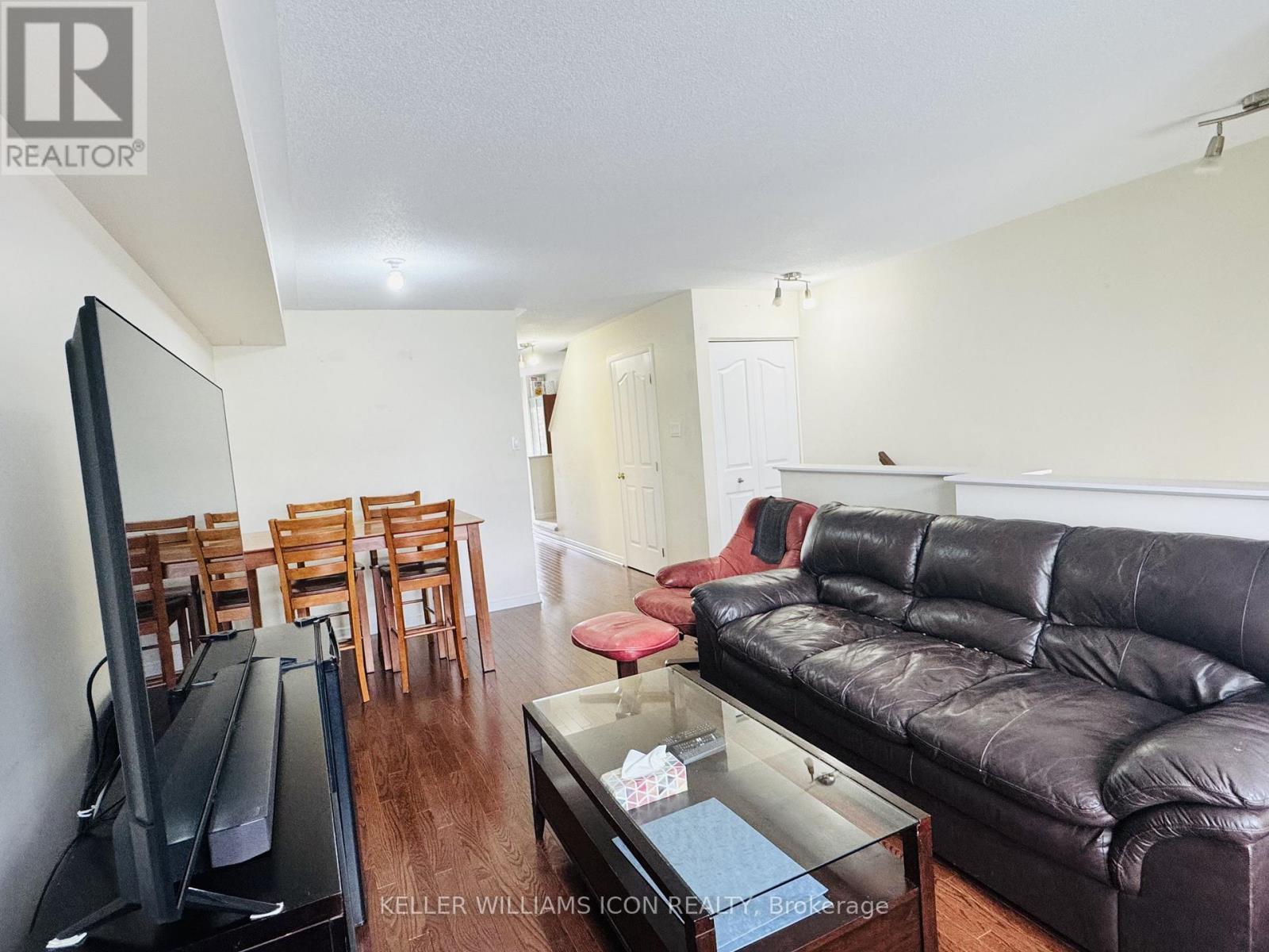 213 Stroget Private, Ottawa, Ontario  K2E 0A9 - Photo 5 - X13102054