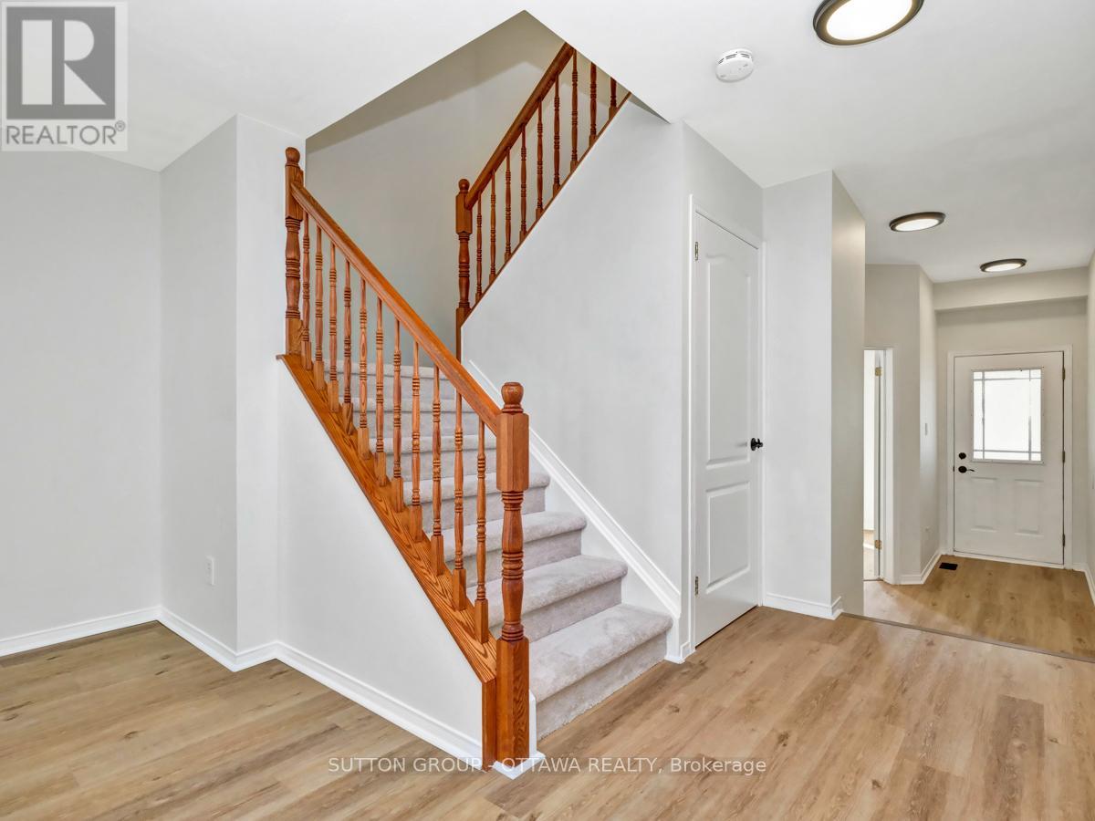 119 Whitewater Street, Ottawa, Ontario  K2G 7A3 - Photo 2 - X13102124