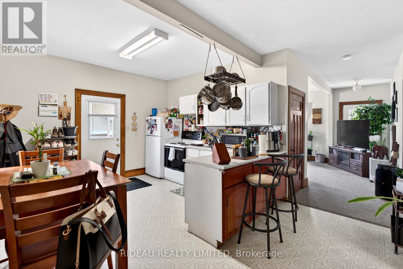 24 Rideau Street, Westport, Ontario  K0G 1X0 - Photo 10 - X13102210