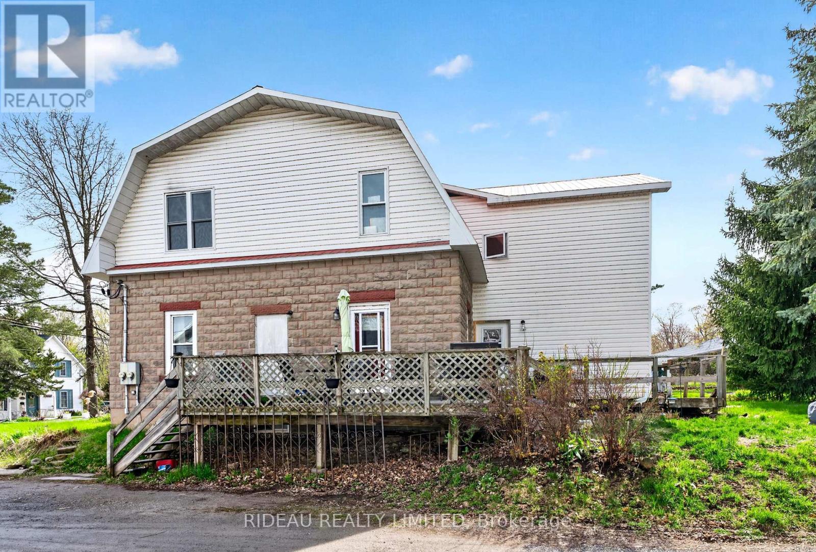 24 Rideau Street, Westport, Ontario  K0G 1X0 - Photo 3 - X13102210