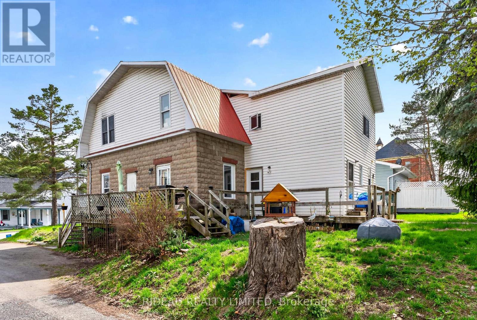 24 Rideau Street, Westport, Ontario  K0G 1X0 - Photo 4 - X13102210