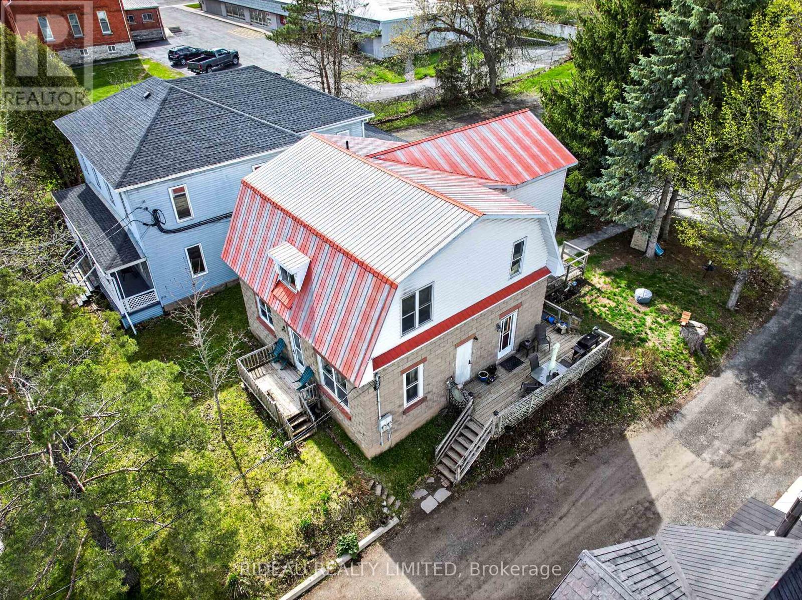 24 Rideau Street, Westport, Ontario  K0G 1X0 - Photo 9 - X13102210