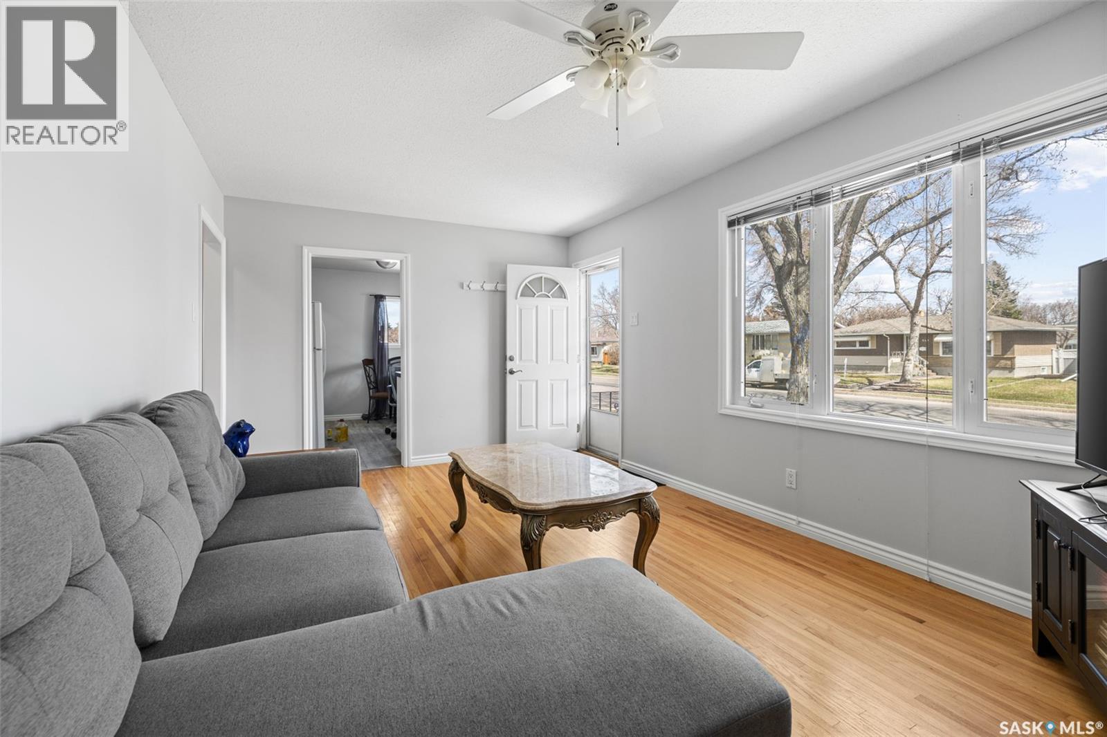 812 Mcintosh Street, Regina, Saskatchewan  S4T 5B4 - Photo 4 - SK035401