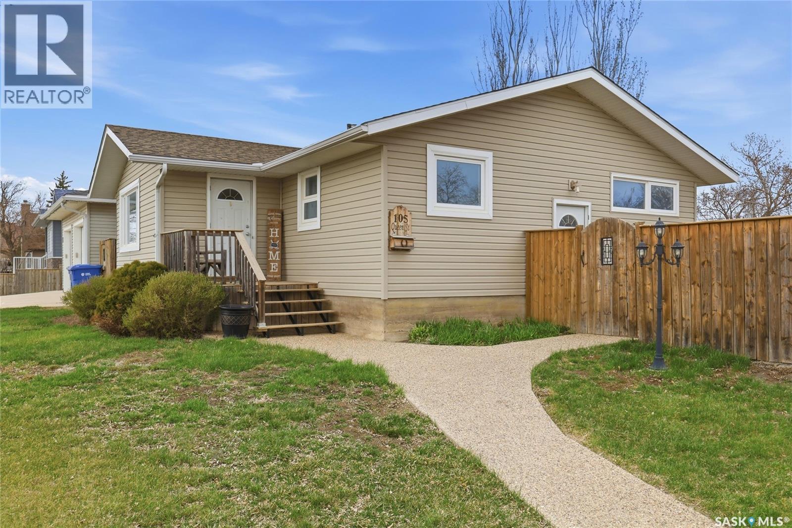 105 Queen Street, Milestone, Saskatchewan  S0G 3L0 - Photo 3 - SK035399