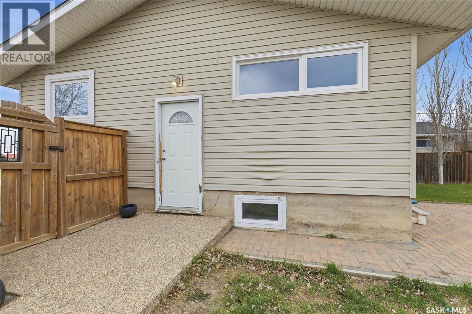 105 Queen Street, Milestone, Saskatchewan  S0G 3L0 - Photo 30 - SK035399