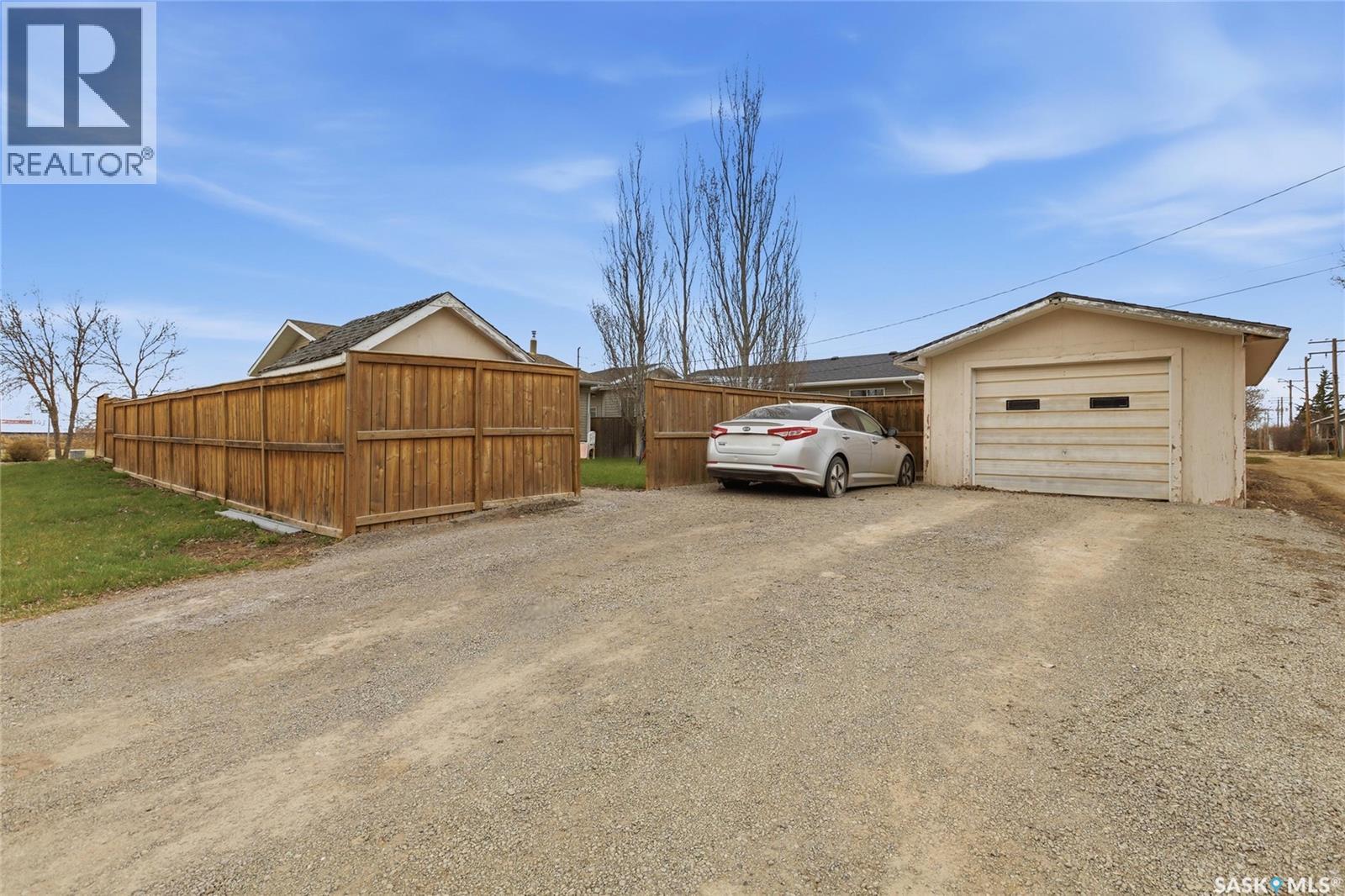105 Queen Street, Milestone, Saskatchewan  S0G 3L0 - Photo 36 - SK035399