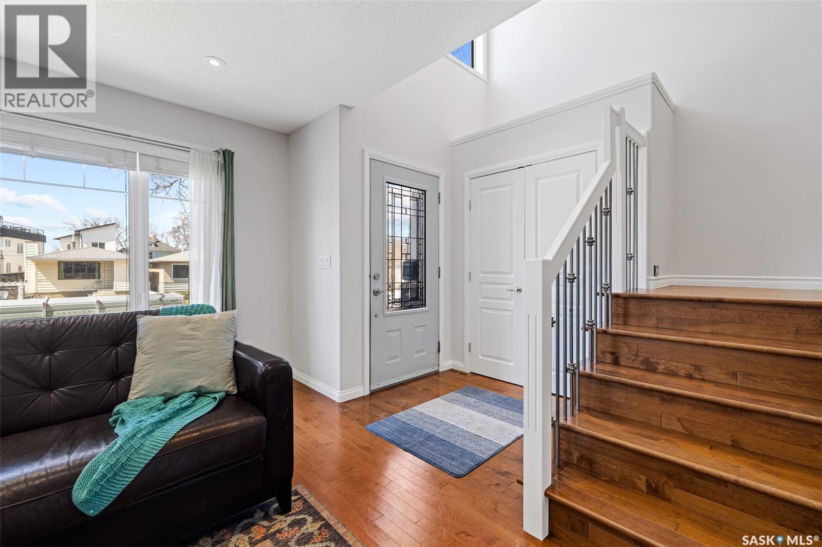 2215 Wascana Street, Regina, Saskatchewan  S4T 4K3 - Photo 2 - SK035397