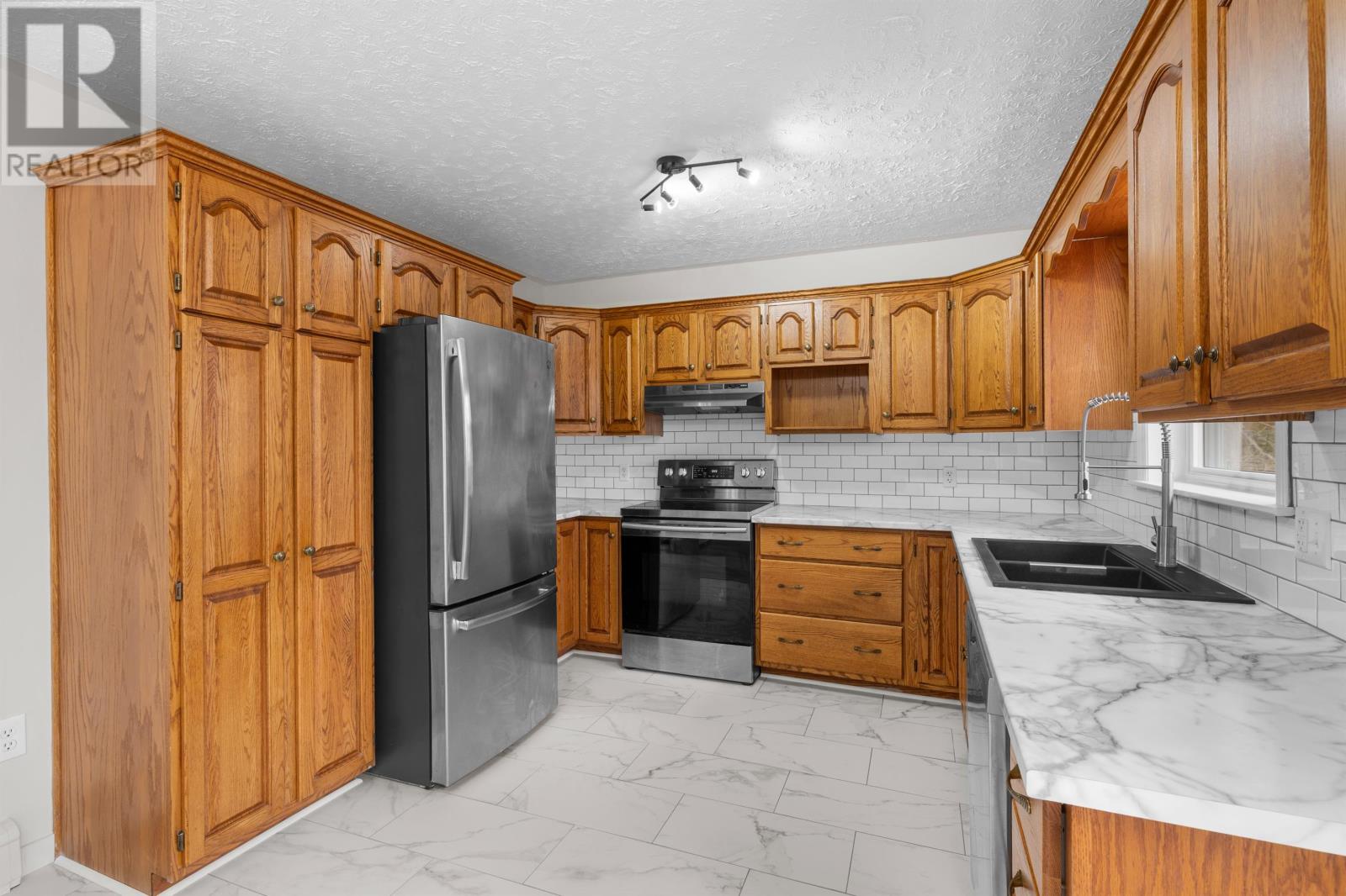61 Glencove Dr, Stratford, Prince Edward Island  C1B 1Y2 - Photo 14 - 202610222