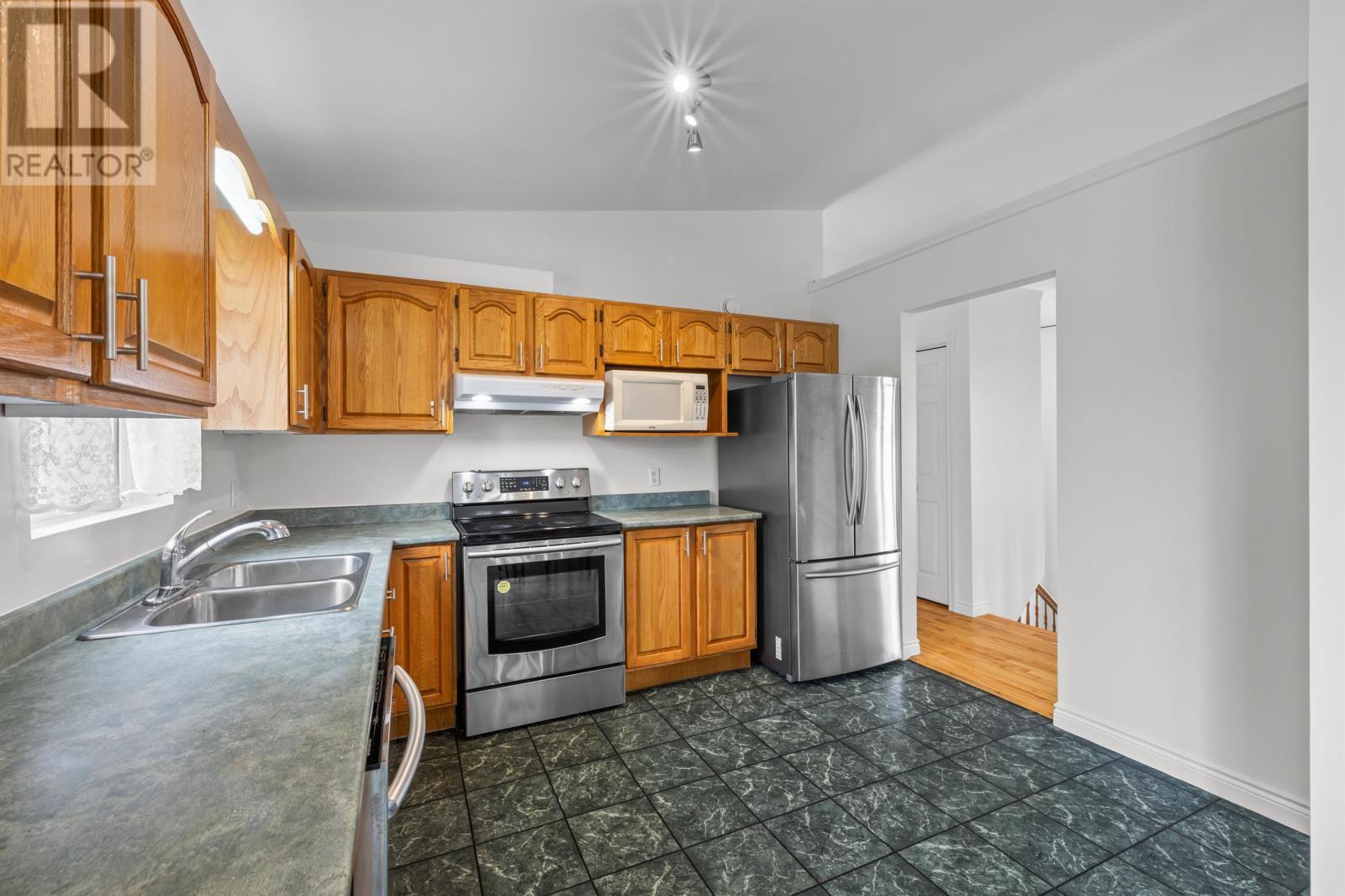 2 Kenwood Circle, Charlottetown, Prince Edward Island  C1E 1Z8 - Photo 6 - 202610226