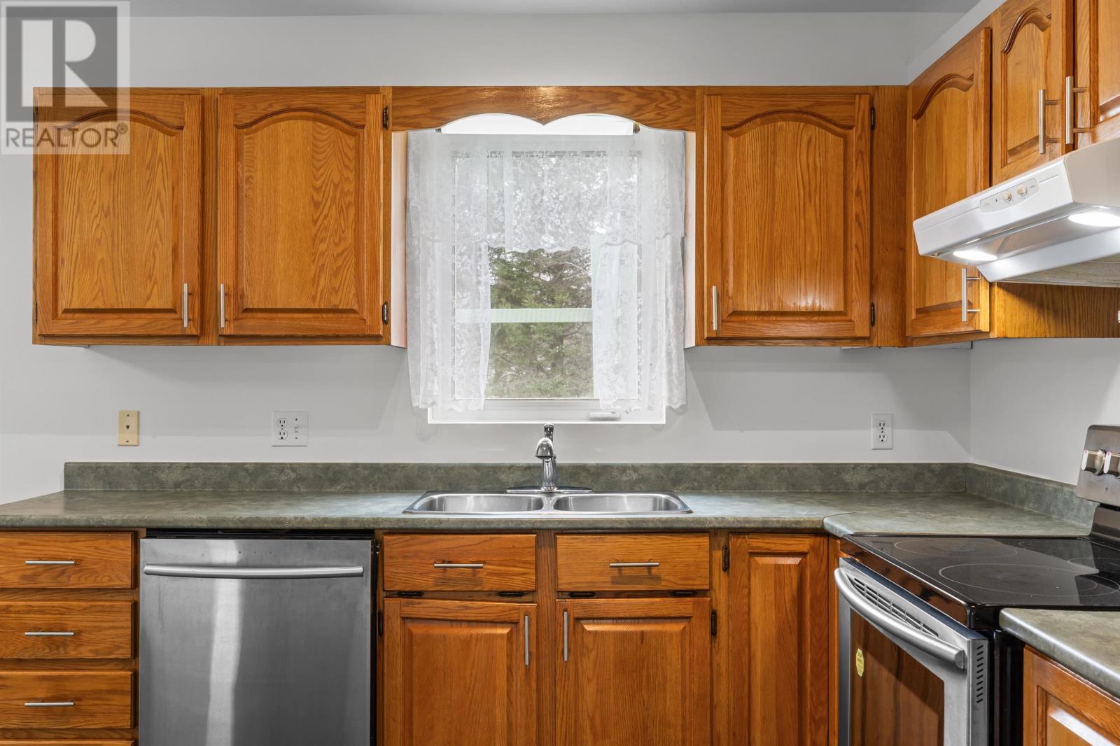 2 Kenwood Circle, Charlottetown, Prince Edward Island  C1E 1Z8 - Photo 7 - 202610226