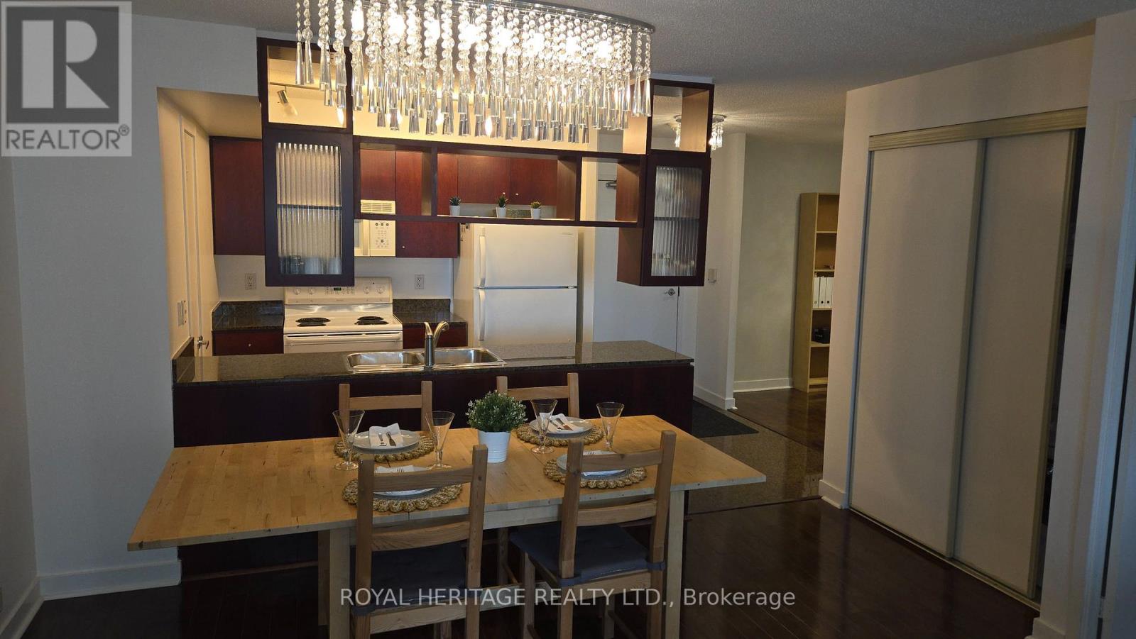 1502 - 397 Front Street, Toronto, Ontario  M5V 3S1 - Photo 12 - C13102018