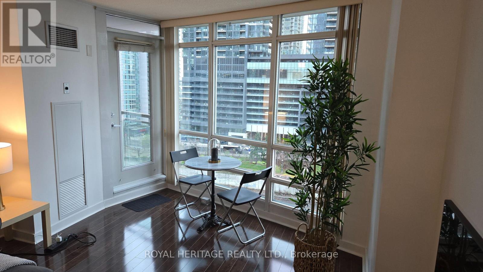 1502 - 397 Front Street, Toronto, Ontario  M5V 3S1 - Photo 14 - C13102018