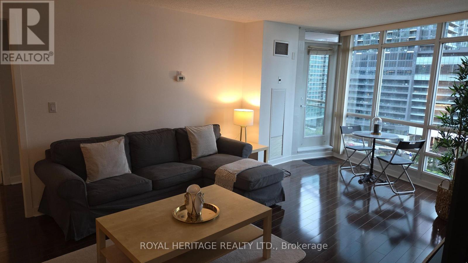 1502 - 397 Front Street, Toronto, Ontario  M5V 3S1 - Photo 4 - C13102018