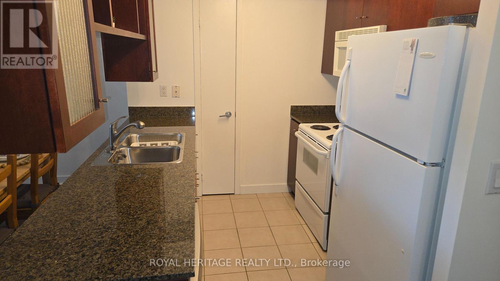 1502 - 397 Front Street, Toronto, Ontario  M5V 3S1 - Photo 7 - C13102018
