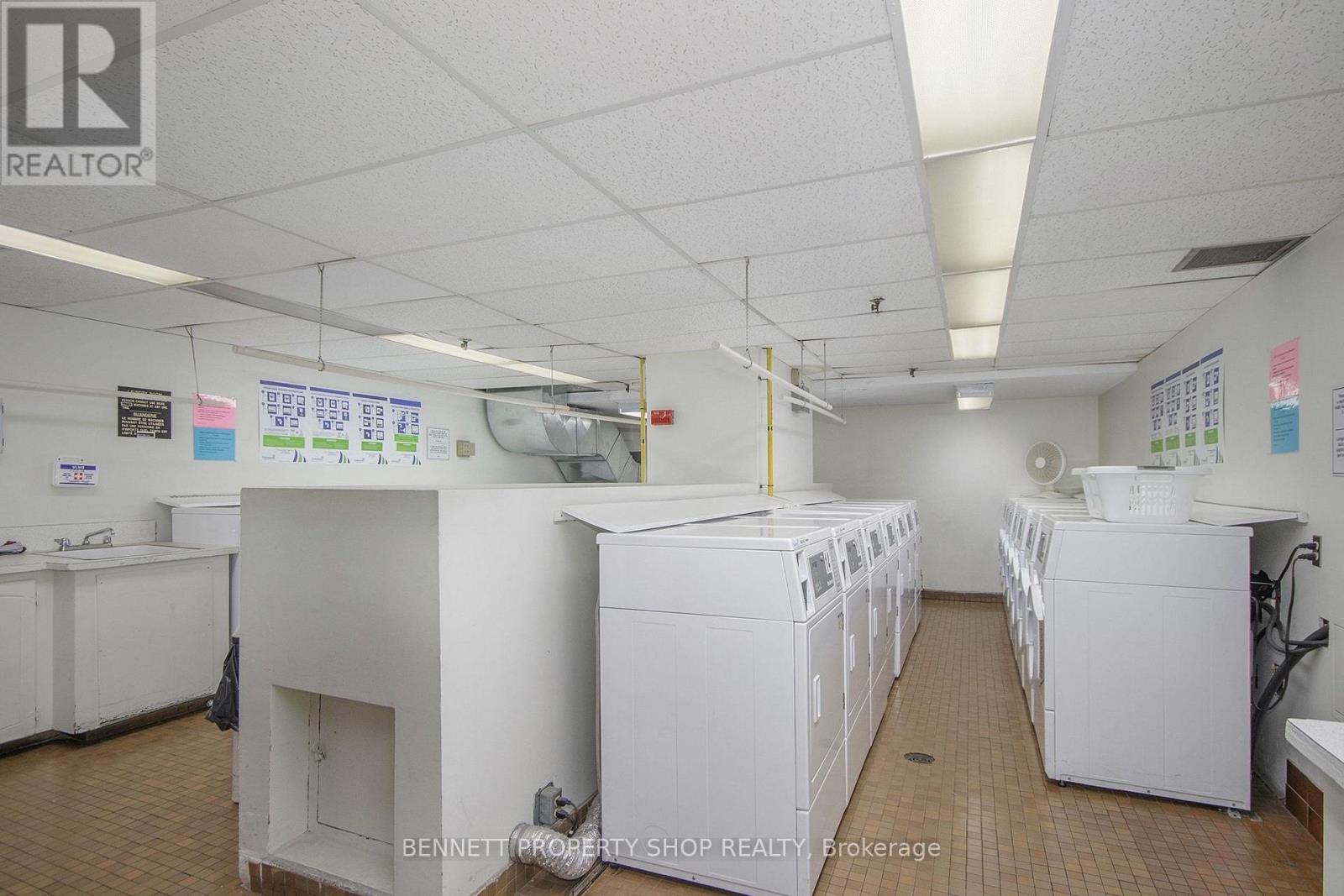 2011 - 665 Bathgate Drive, Ottawa, Ontario  K1K 3Y4 - Photo 15 - X12803660