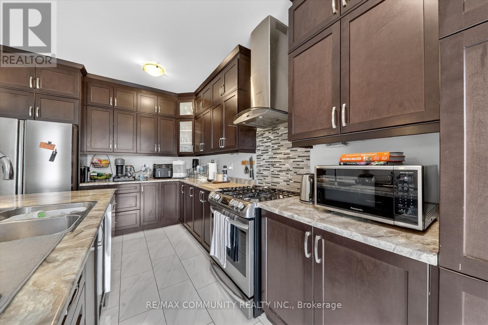 2725 Sapphire Drive, Pickering, Ontario  L1X 0G3 - Photo 13 - E13102066