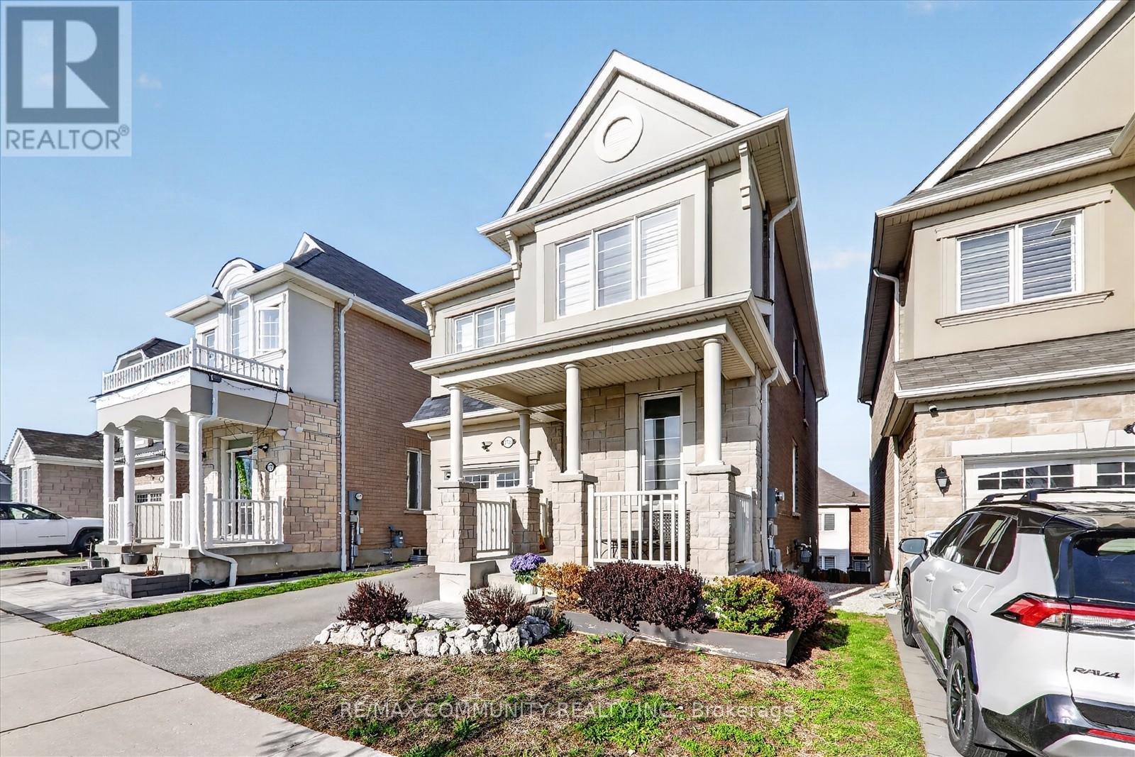 2725 Sapphire Drive, Pickering, Ontario  L1X 0G3 - Photo 2 - E13102066
