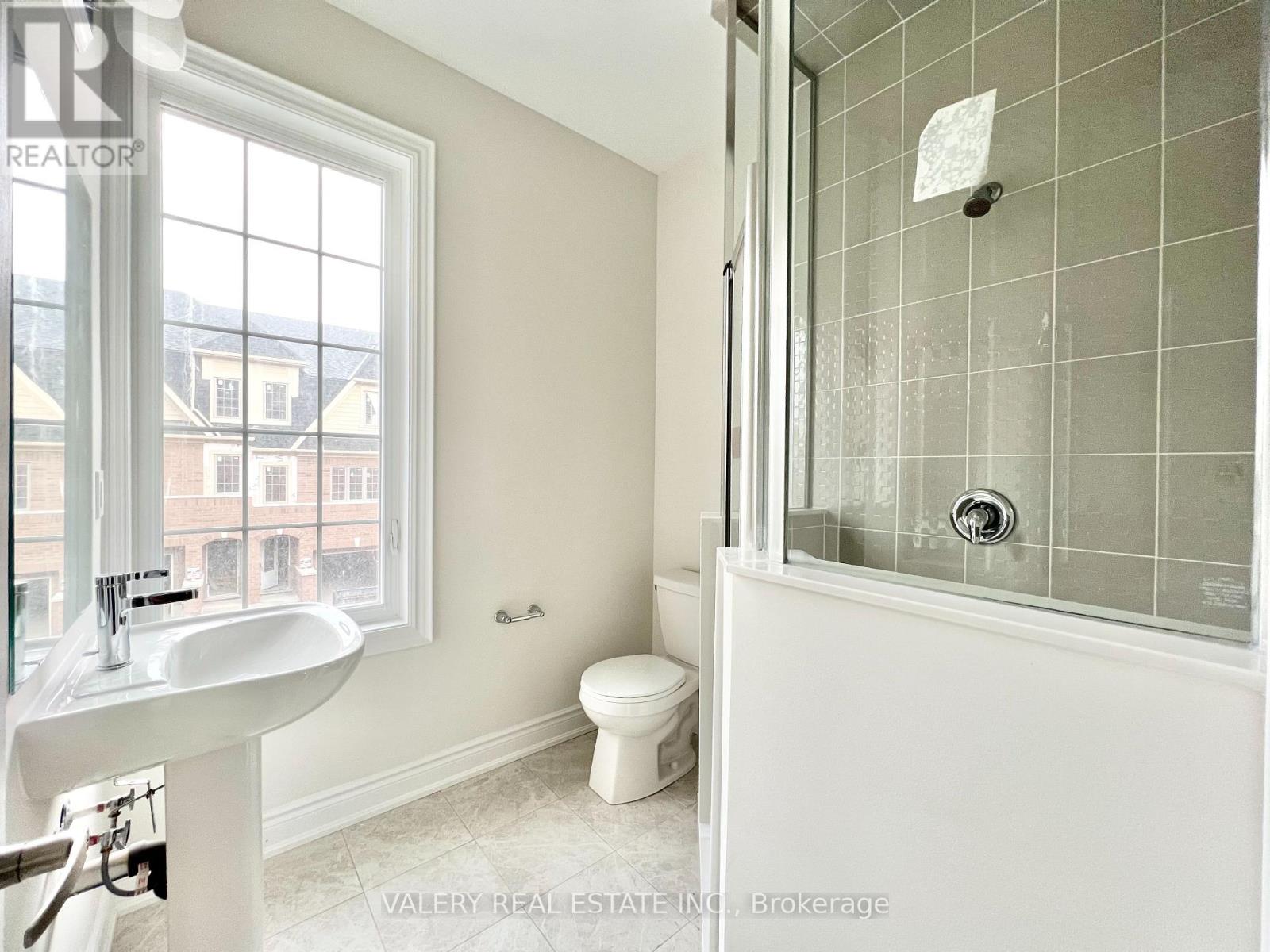 2667 Megdalen Path, Oshawa, Ontario  L1L 0R6 - Photo 12 - E13102082