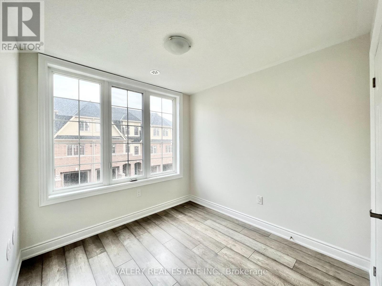 2667 Megdalen Path, Oshawa, Ontario  L1L 0R6 - Photo 13 - E13102082