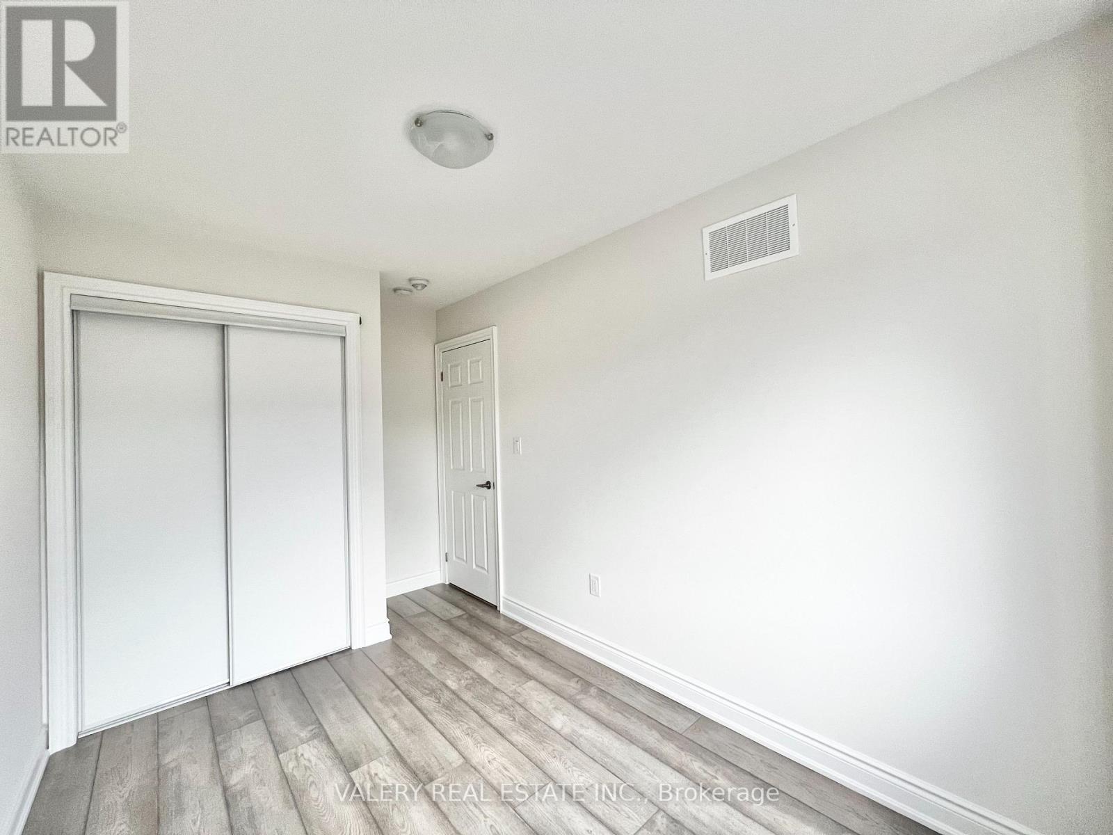2667 Megdalen Path, Oshawa, Ontario  L1L 0R6 - Photo 4 - E13102082