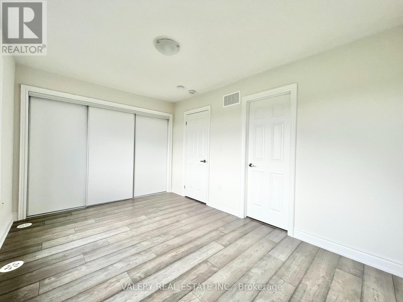 2667 Megdalen Path, Oshawa, Ontario  L1L 0R6 - Photo 8 - E13102082