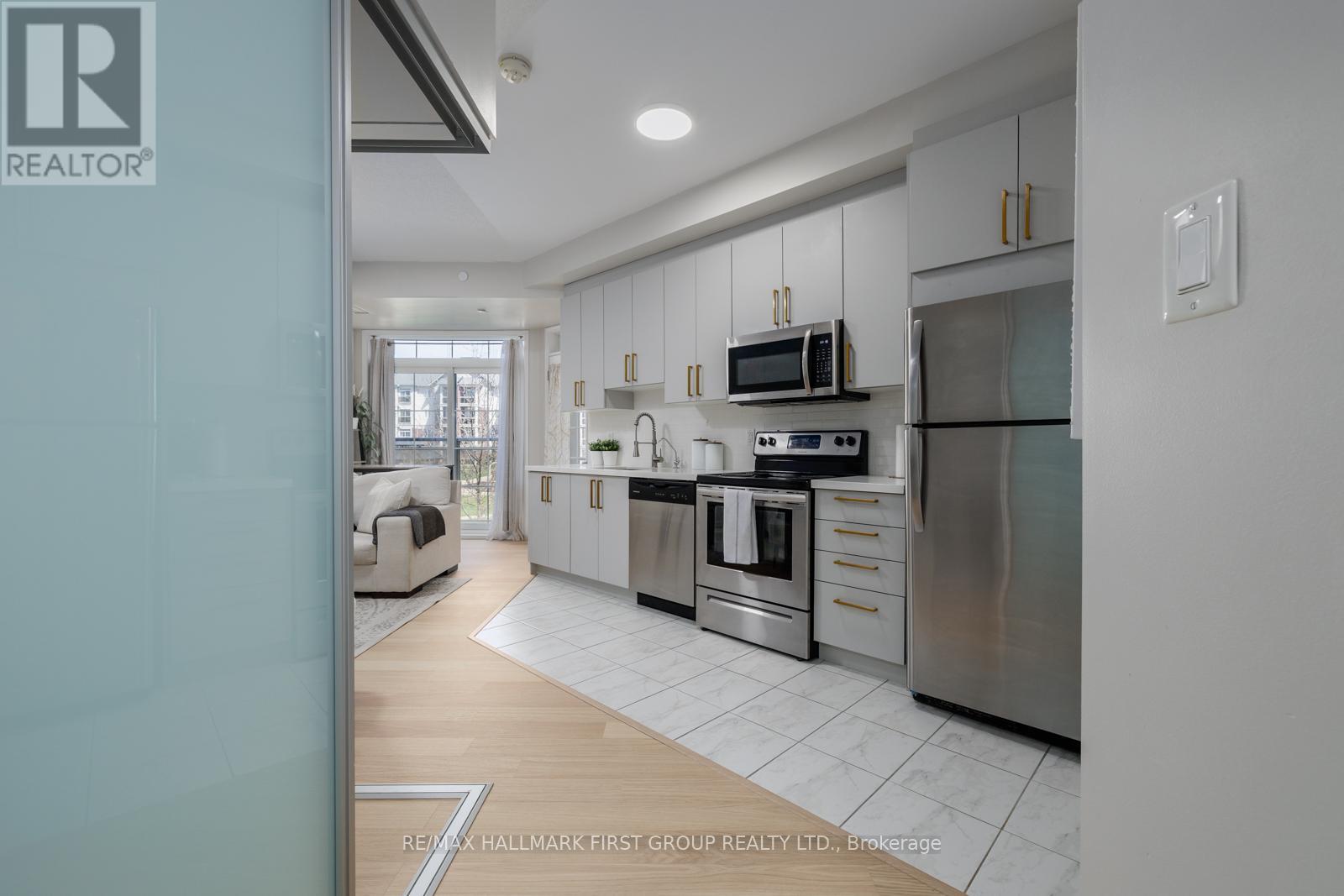 201 - 84 Aspen Springs Drive, Clarington, Ontario  L1C 0V3 - Photo 6 - E13102116