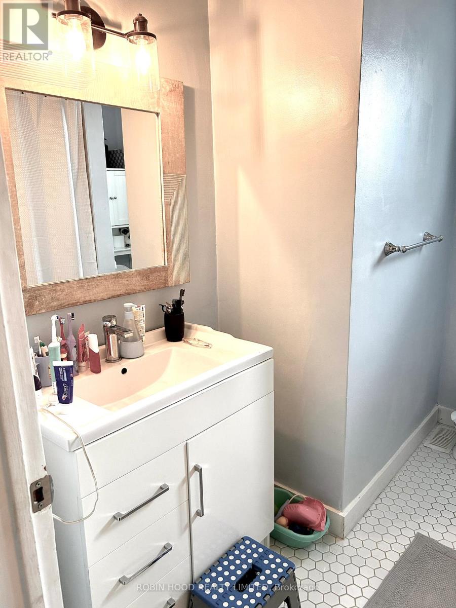 Main - 21 Melrose Street, Oshawa, Ontario  L1H 6X8 - Photo 9 - E13102154