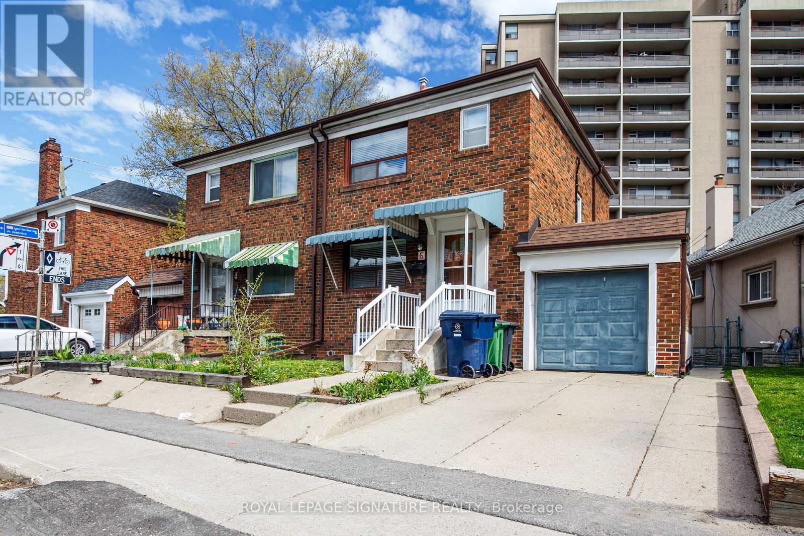 6 COSBURN AVENUE, Toronto, Ontario