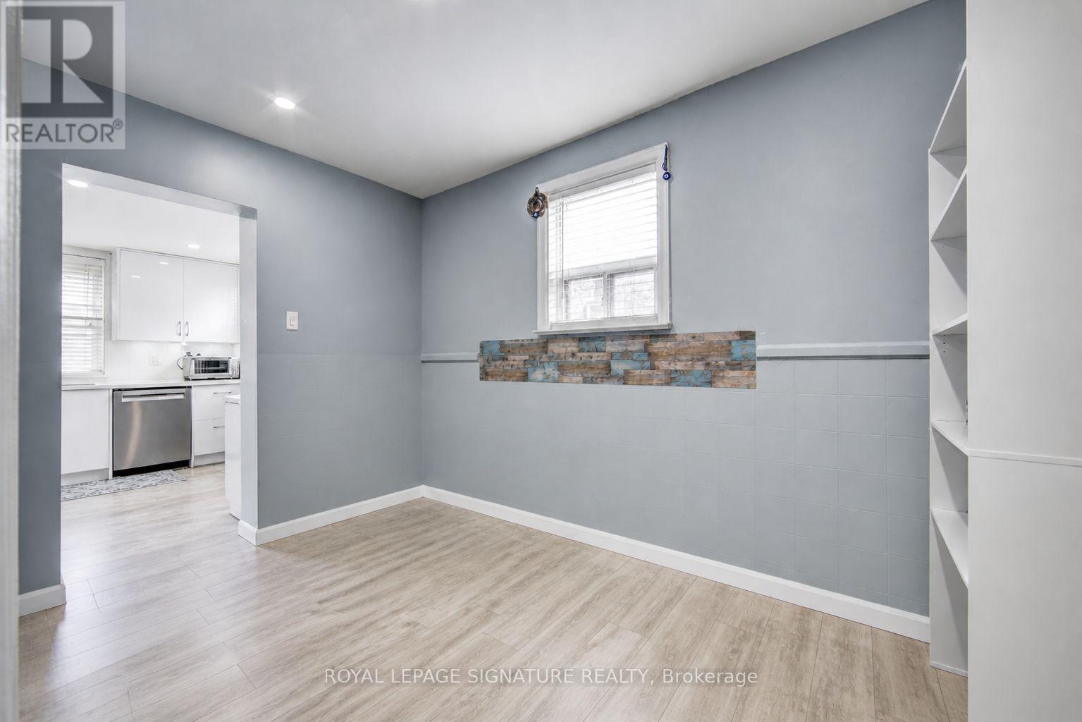 6 Cosburn Avenue, Toronto, Ontario  M6E 2S7 - Photo 10 - E13102184