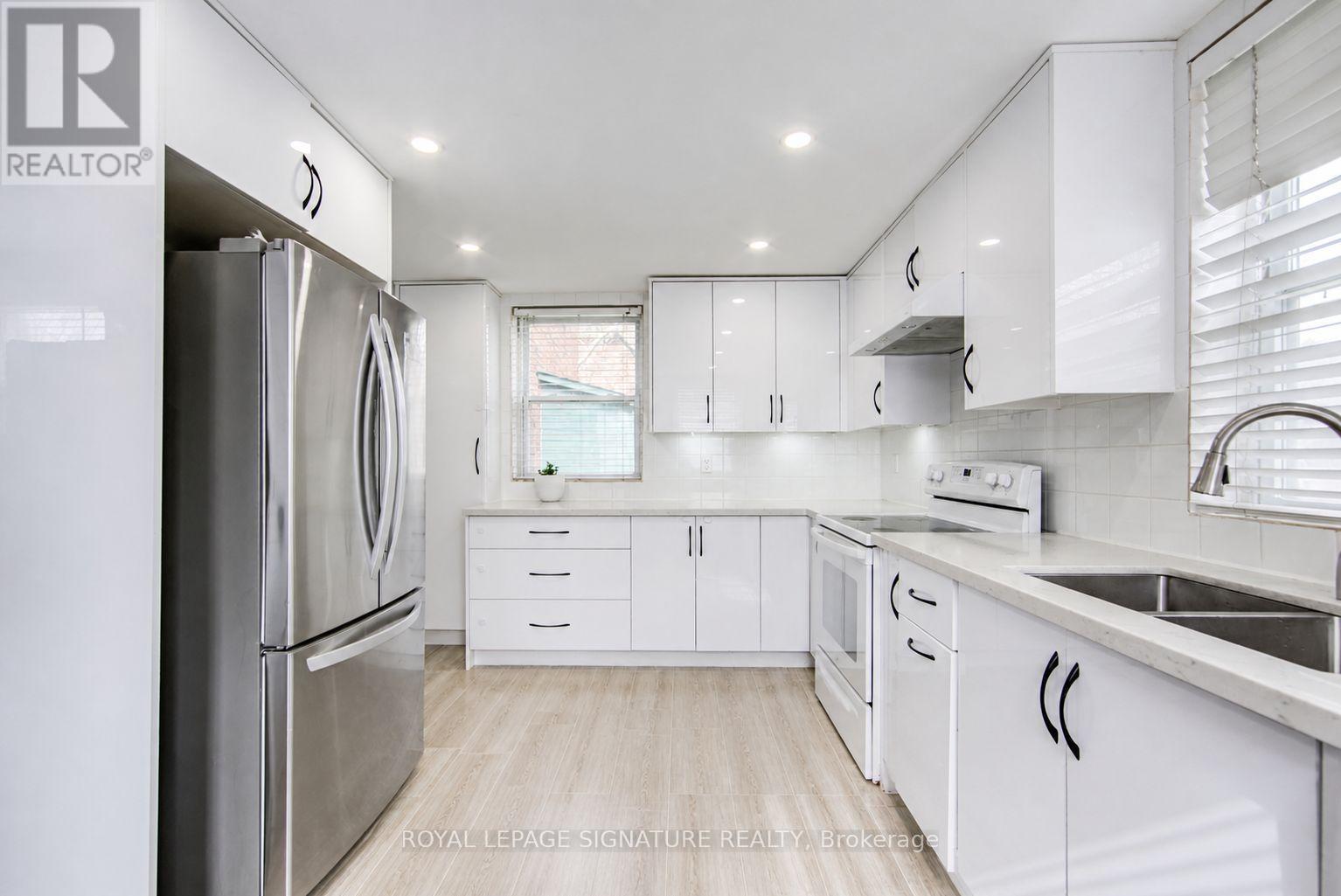 6 Cosburn Avenue, Toronto, Ontario  M6E 2S7 - Photo 12 - E13102184