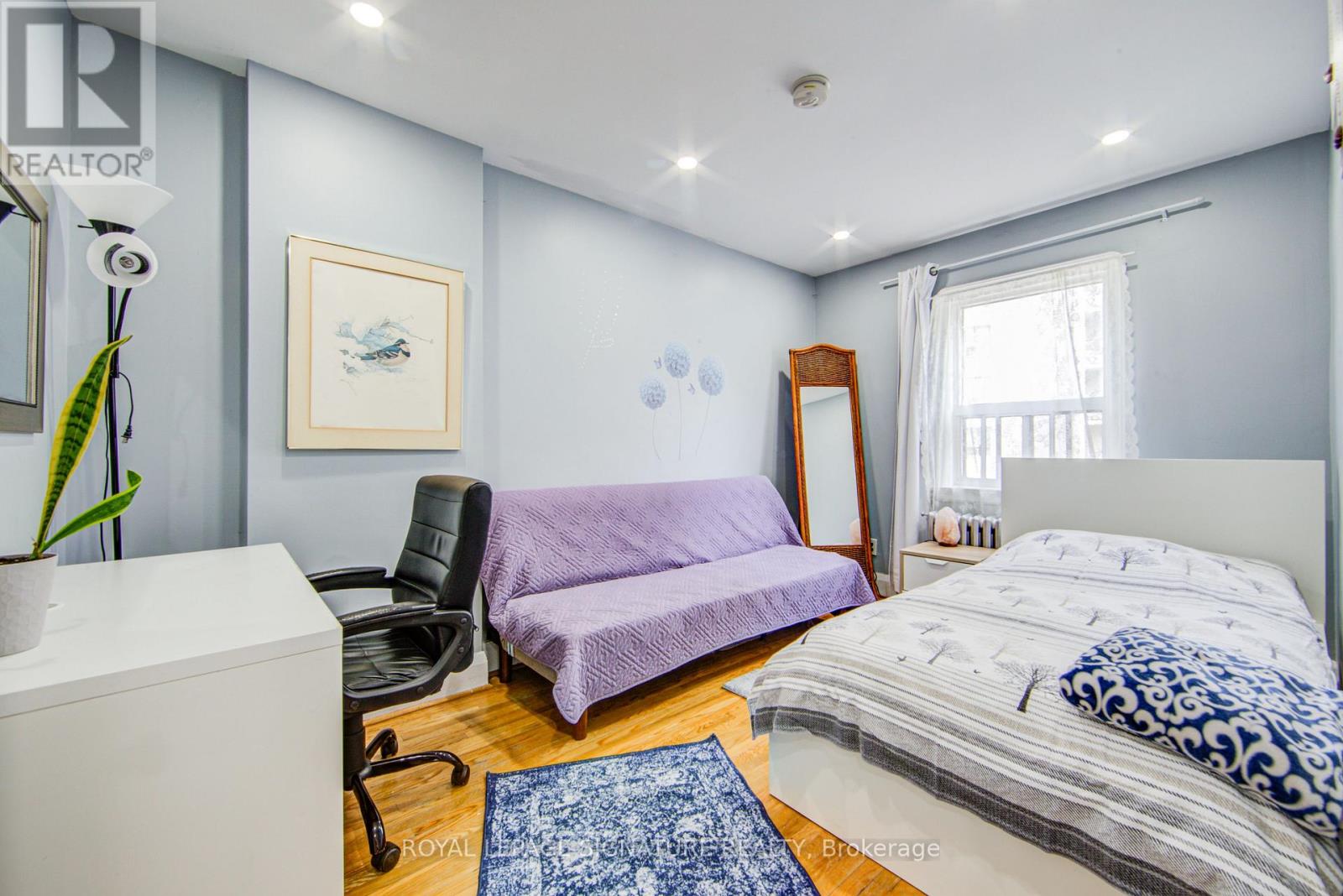 6 Cosburn Avenue, Toronto, Ontario  M6E 2S7 - Photo 18 - E13102184