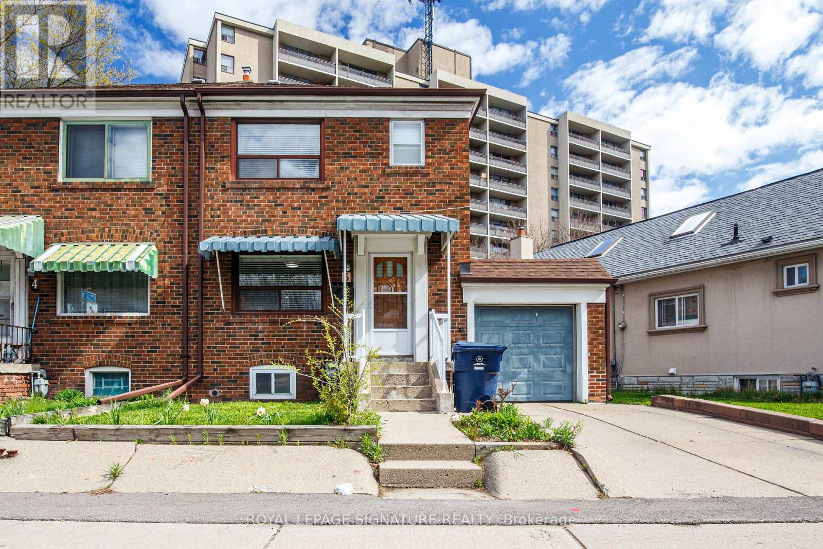 6 Cosburn Avenue, Toronto, Ontario  M6E 2S7 - Photo 2 - E13102184