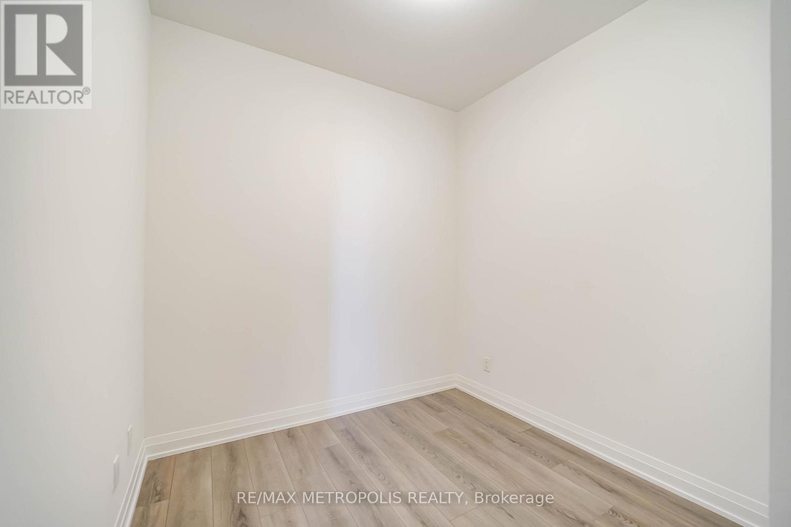 421 - 286 Main Street, Toronto, Ontario  M4C 0B3 - Photo 19 - E13102192