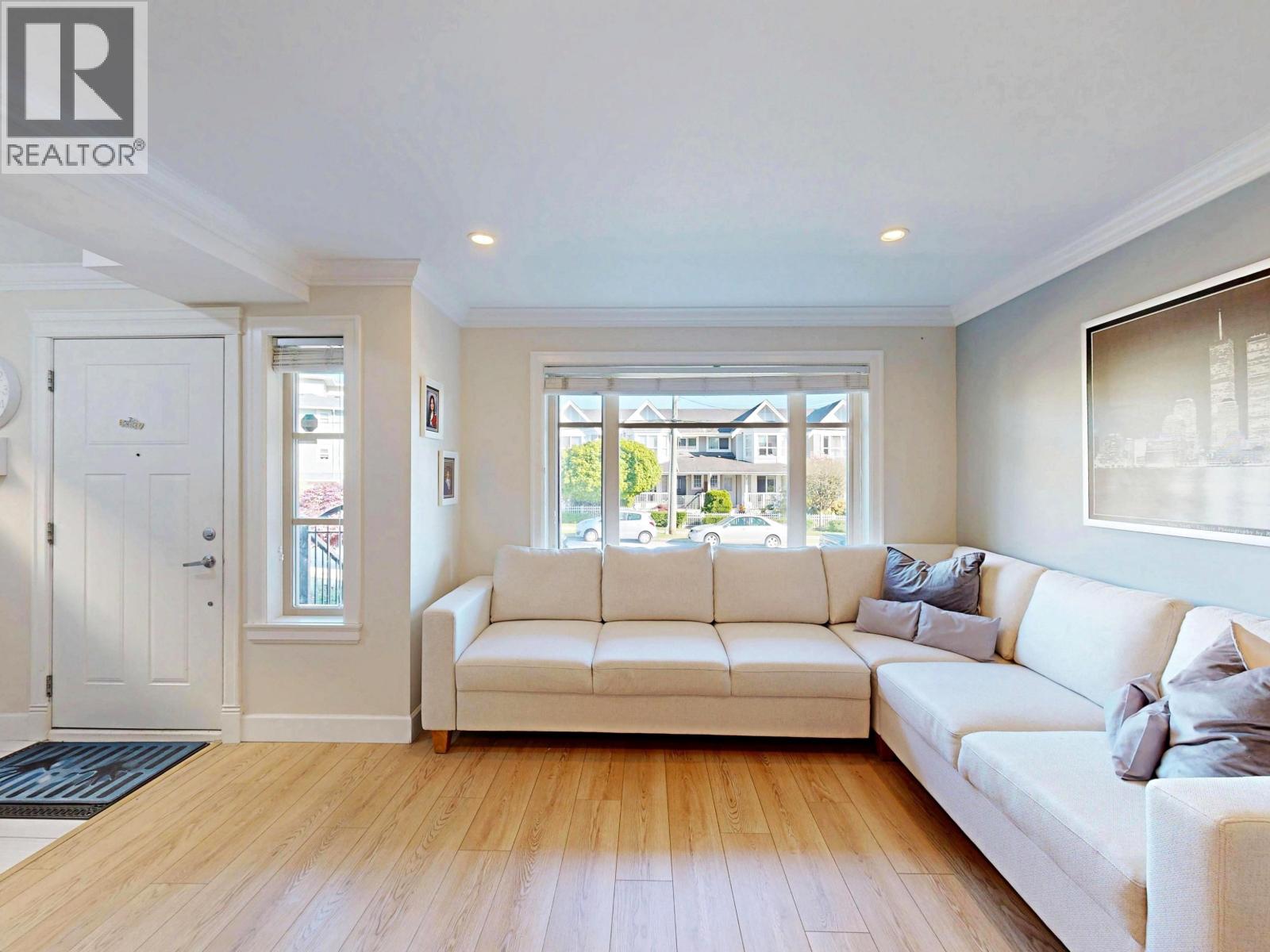 7377 Stride Avenue, Burnaby, British Columbia  V3N 1V3 - Photo 6 - R3119153